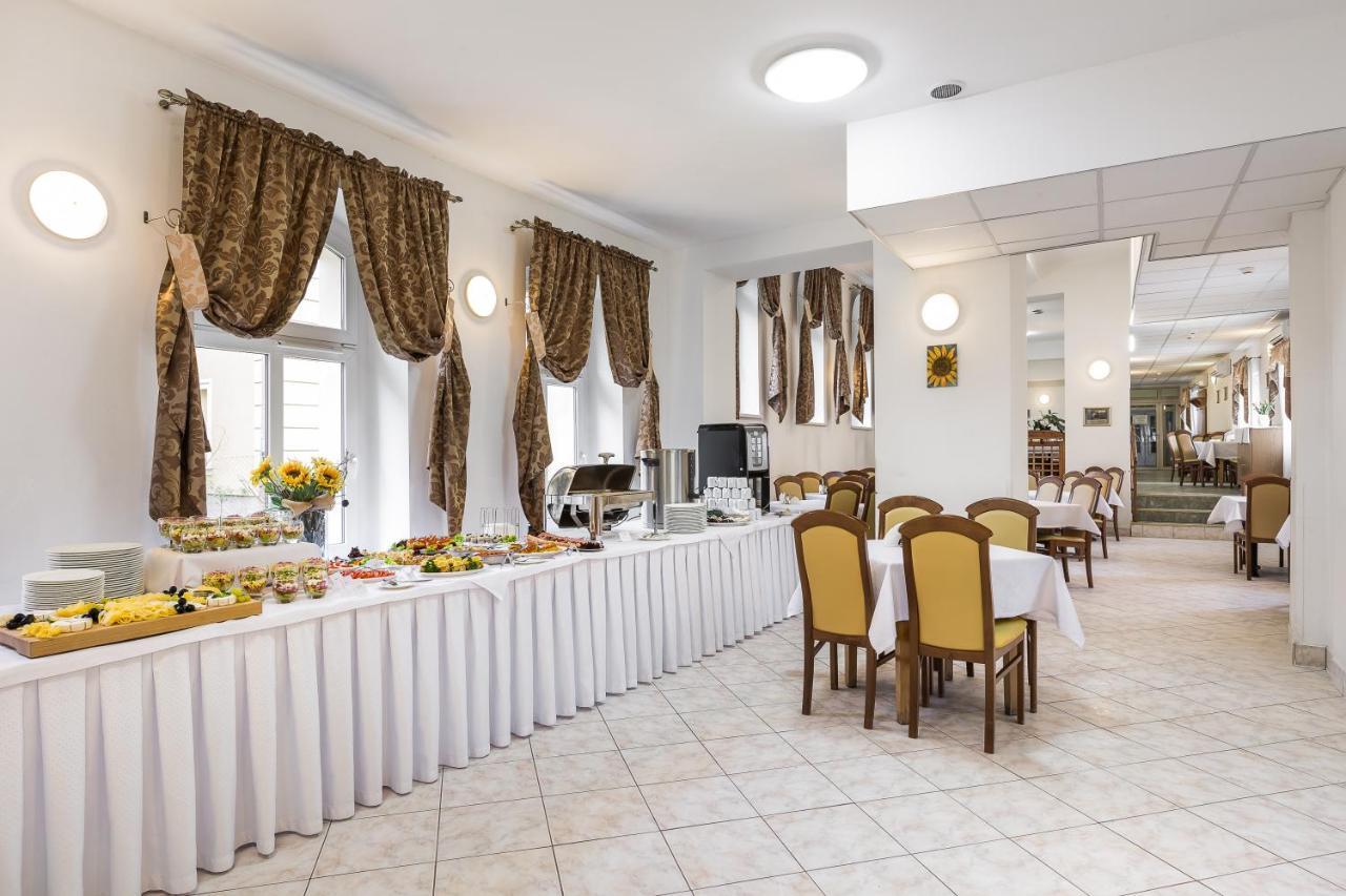 Aparthotel Dom Zdrojowy Jelenia Góra Esterno foto