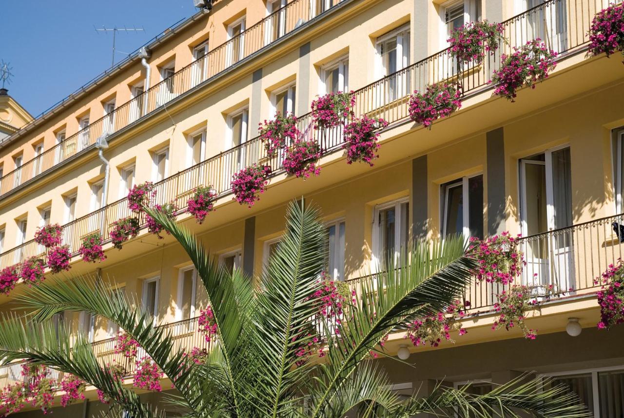 Aparthotel Dom Zdrojowy Jelenia Góra Esterno foto