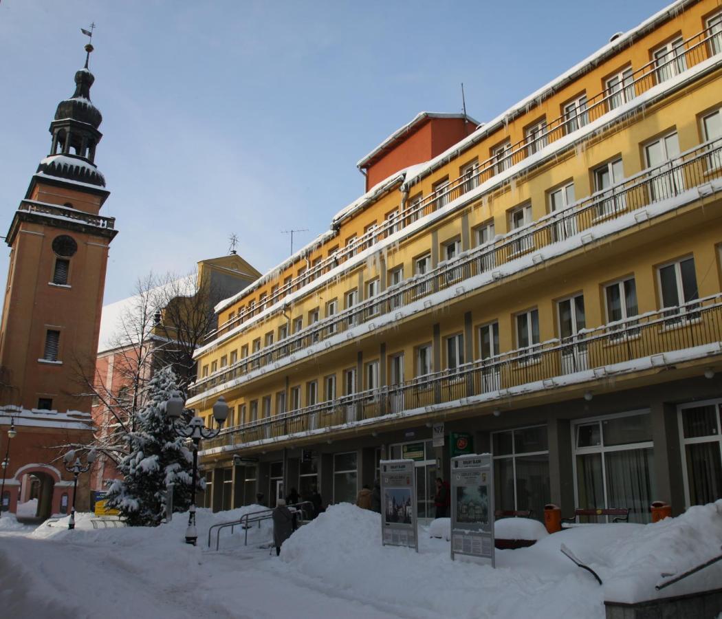 Aparthotel Dom Zdrojowy Jelenia Góra Esterno foto