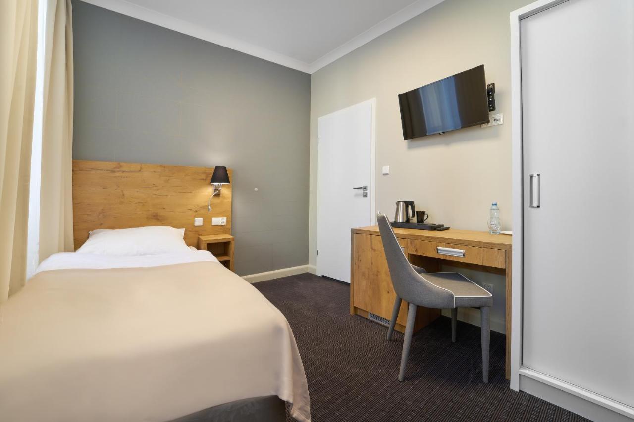 Aparthotel Dom Zdrojowy Jelenia Góra Esterno foto