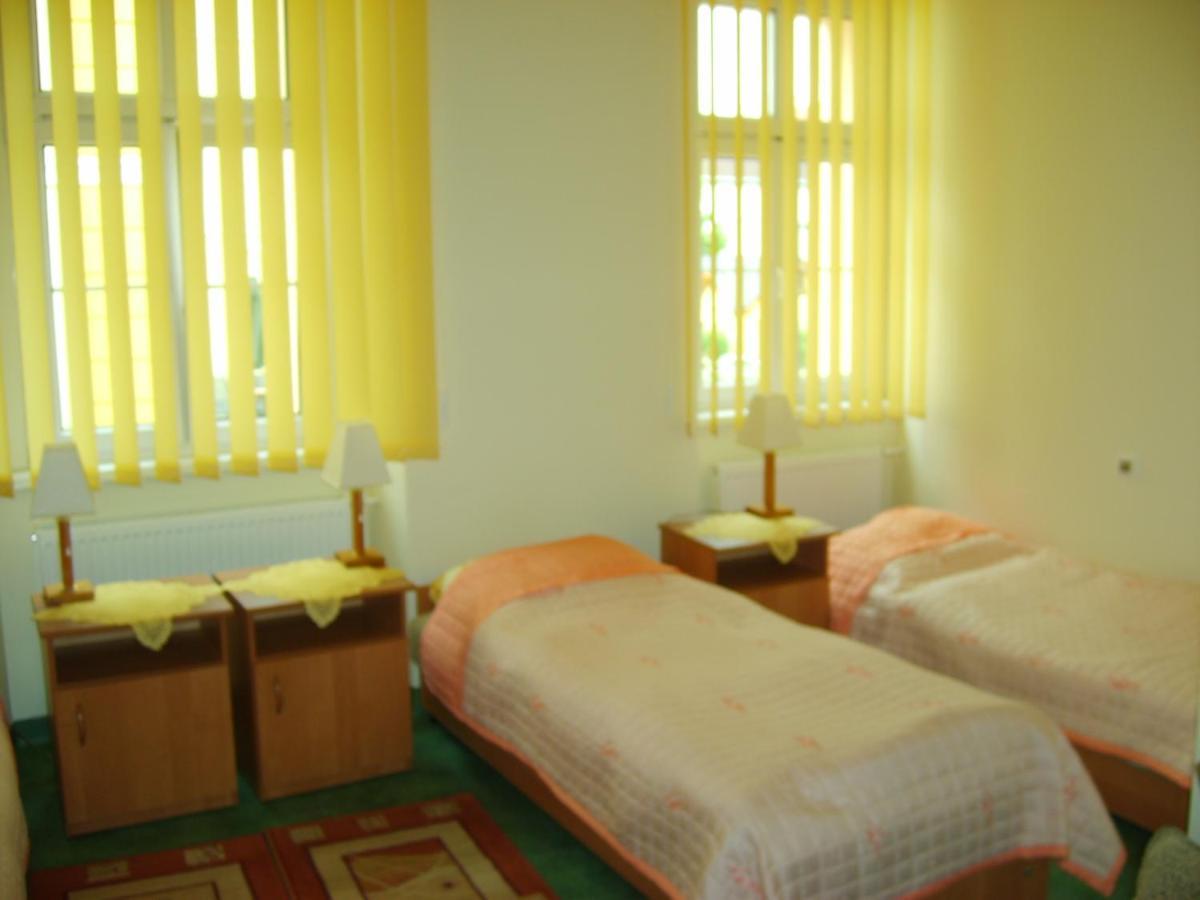 Aparthotel Dom Zdrojowy Jelenia Góra Esterno foto